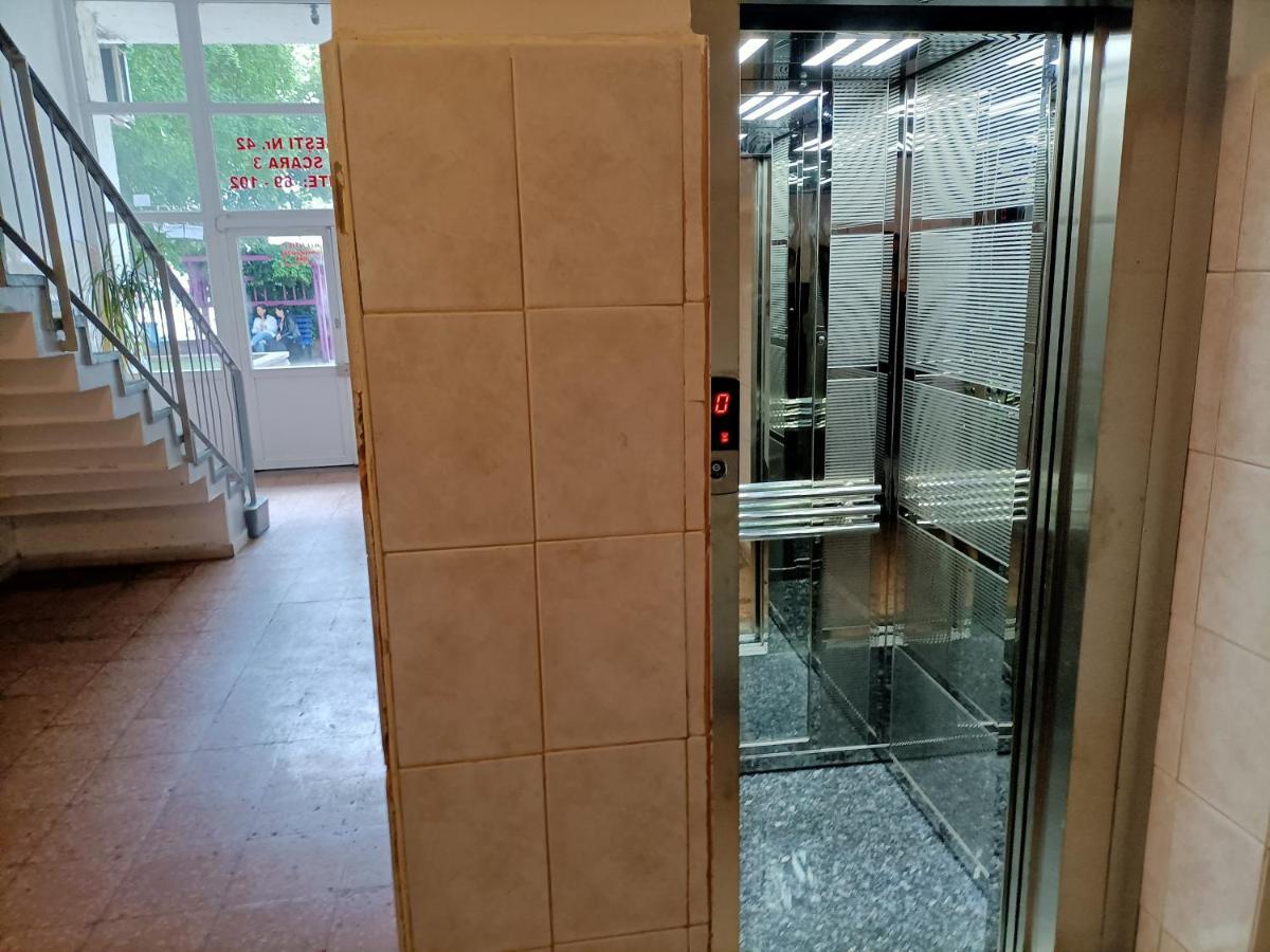 Mary Central Appartaments Bukarest Exteriör bild