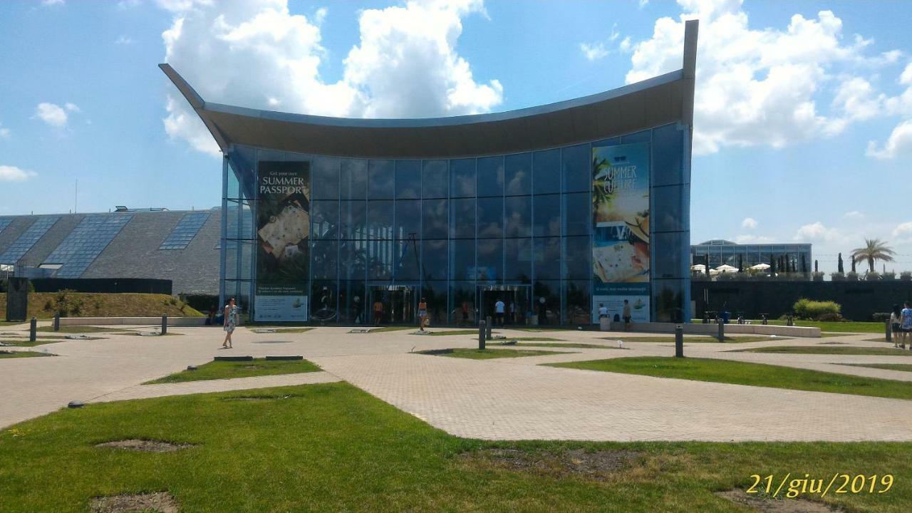 Mary Central Appartaments Bukarest Exteriör bild